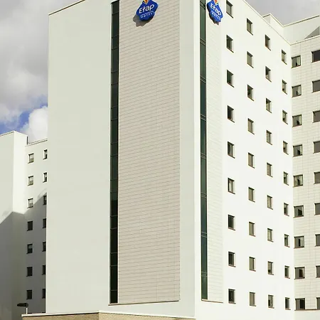 Ibis Budget Birmingham Airport Terminal Building - Nec